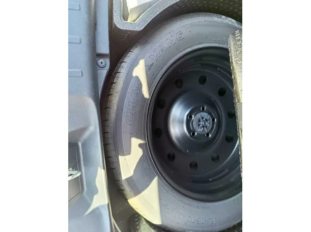 Car image 38