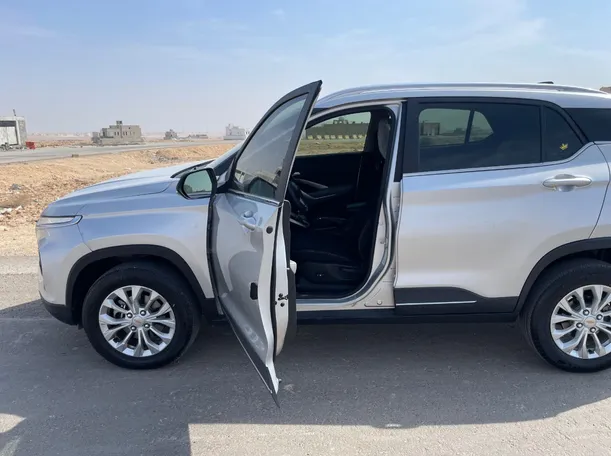 Car image 11