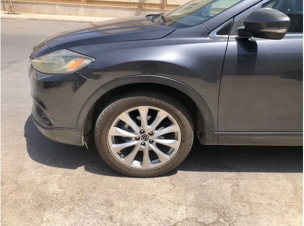 Car image 9