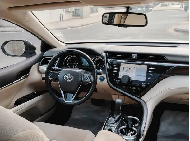 Car image 25