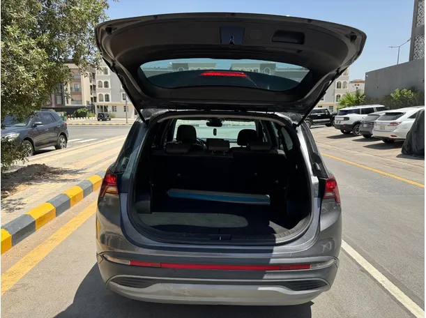Car image 23