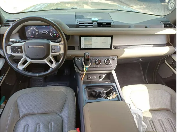 Car image 15