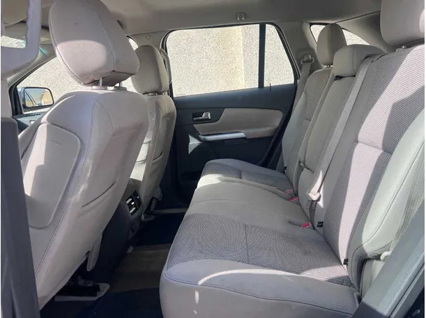 Car image 13