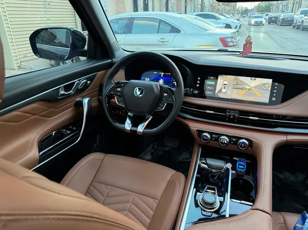 Car image 18