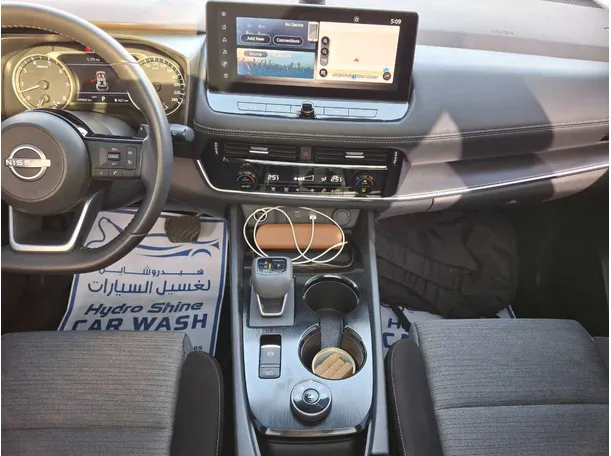 Car image 17