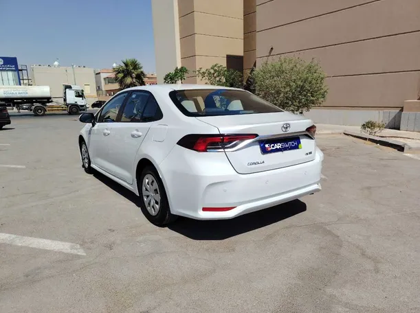 Car image 7