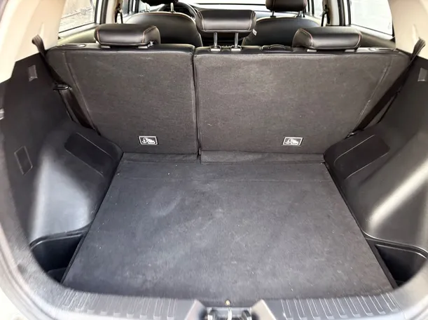 Car image 26