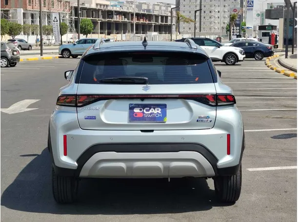 Car image 6