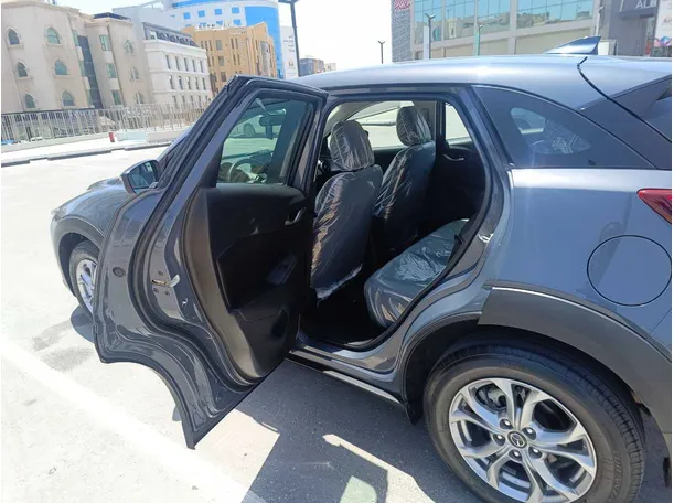 Car image 17