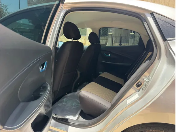 Car image 13