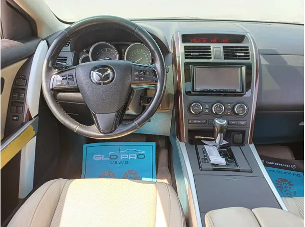 Car image 17