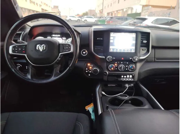 Car image 18