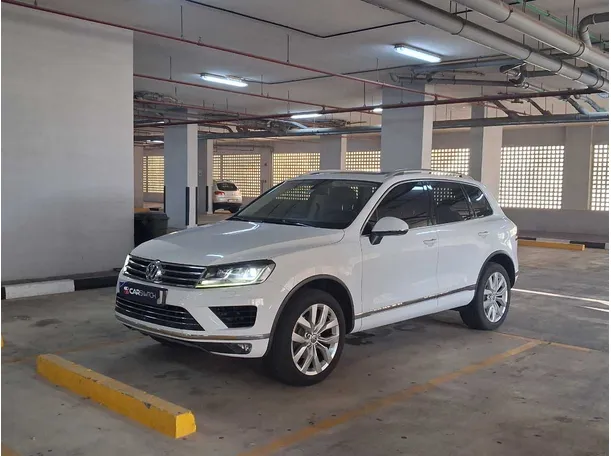 2016 Volkswagen Touareg in Dubai