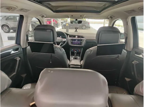 Car image 29