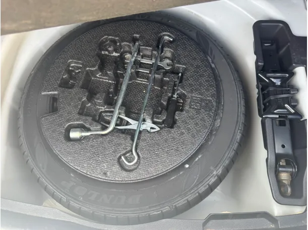 Car image 21