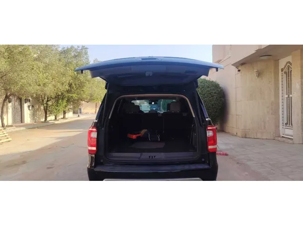 Car image 21