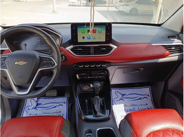 Car image 14