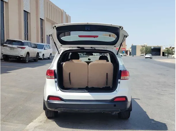 Car image 26