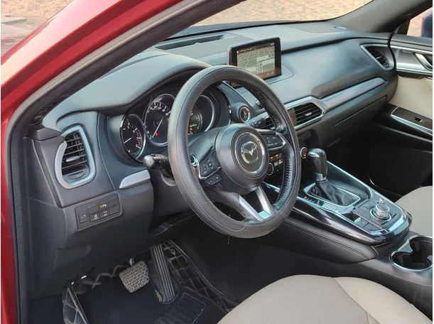 Car image 11