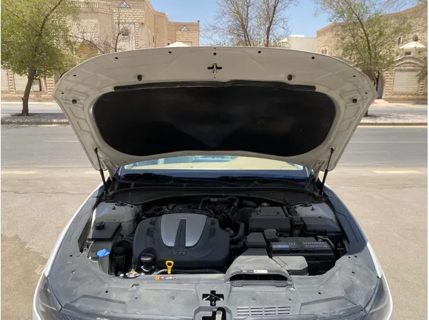 Car image 27