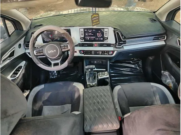 Car image 22