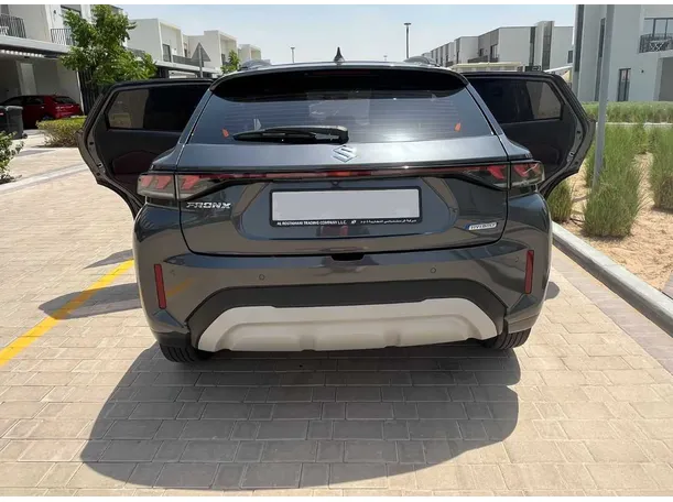 Car image 8