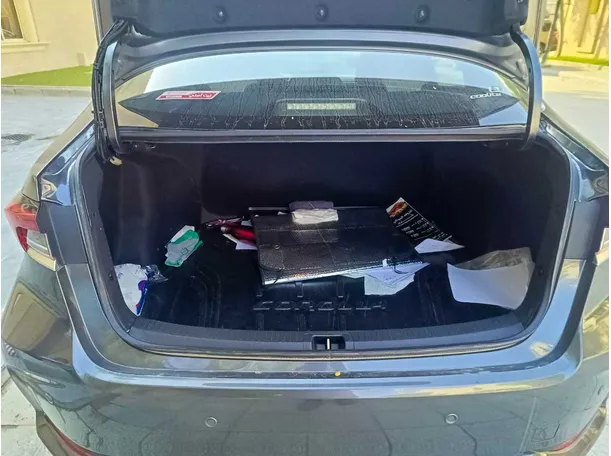 Car image 27