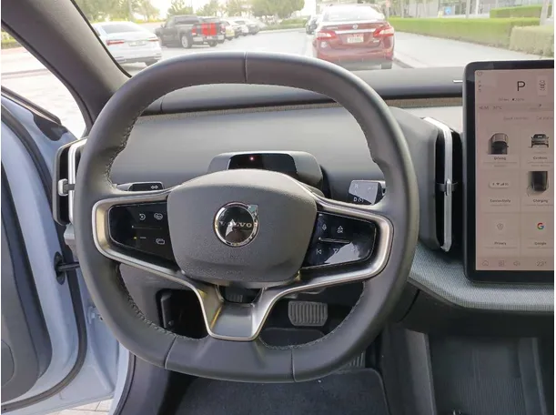 Car image 14
