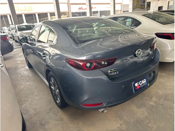 Car image 6