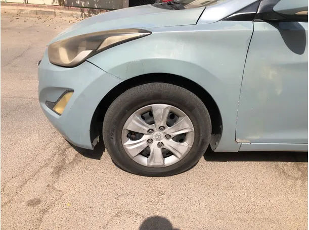 Car image 9
