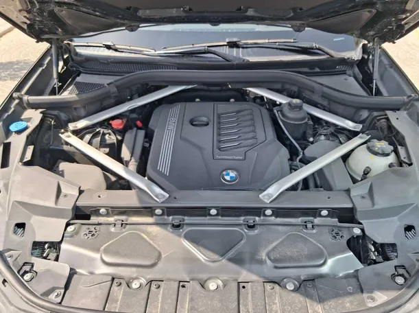Car image 23