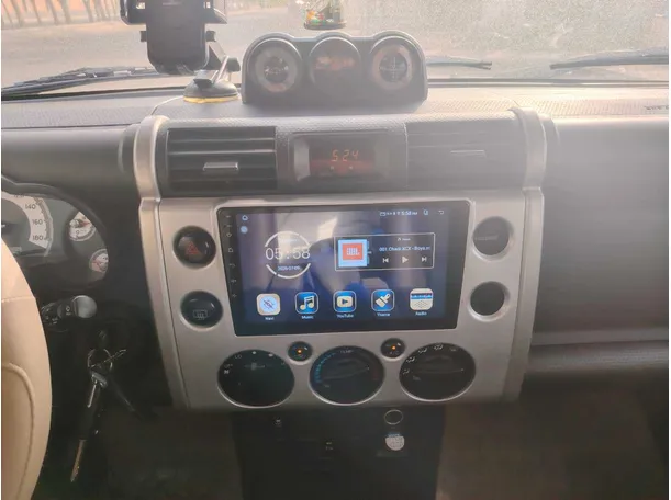 Car image 19