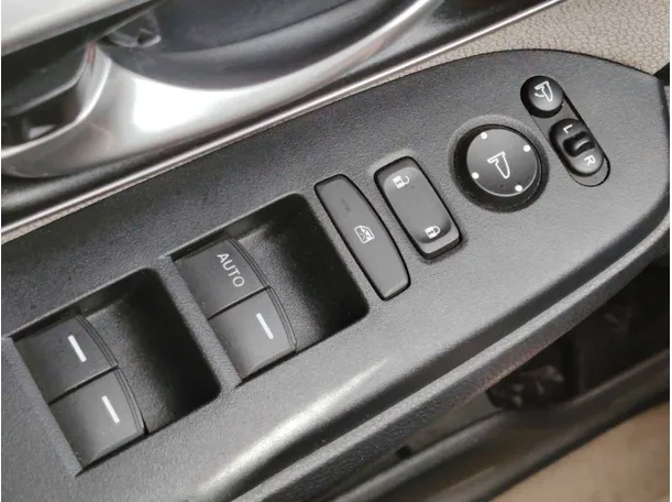 Car image 31