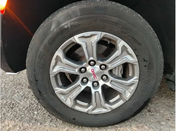 Car image 10