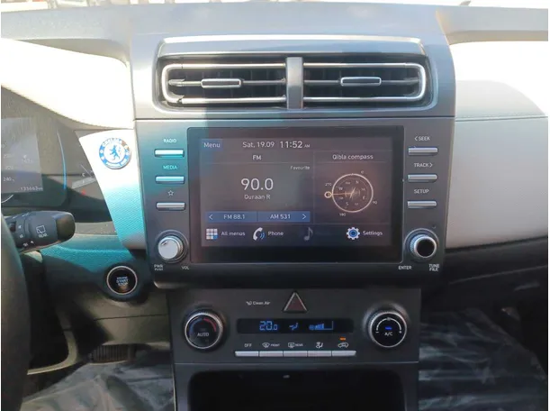 Car image 15