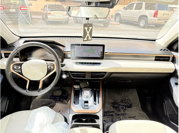 Car image 17