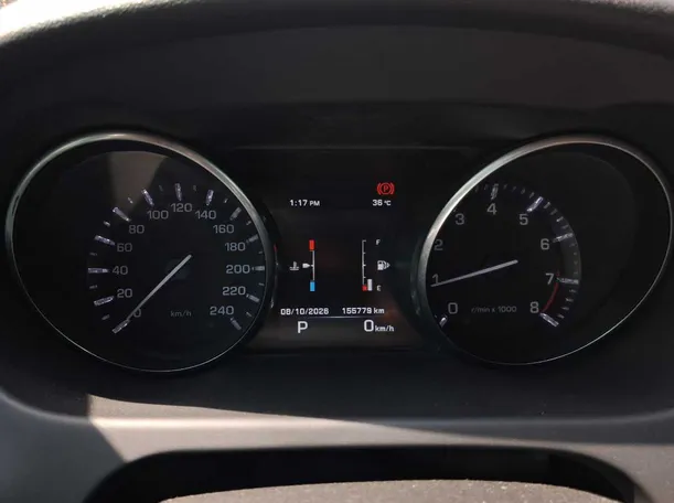 Car image 18