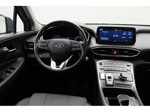 Car image 15