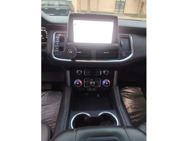 Car image 24