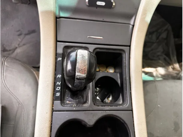 Car image 16