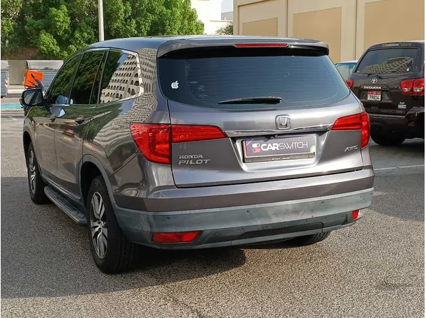 Car image 7