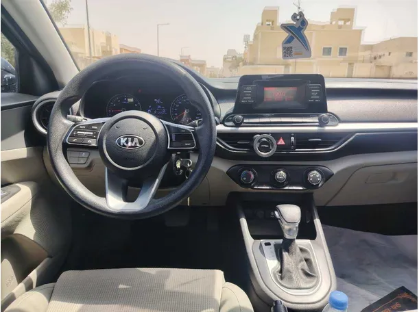 Car image 19