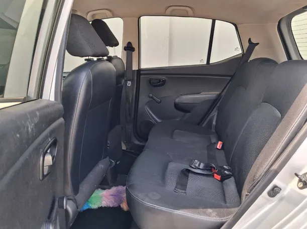 Car image 13