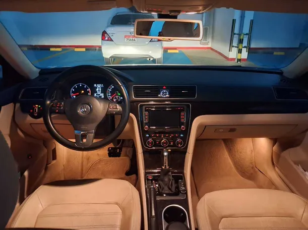 Car image 17