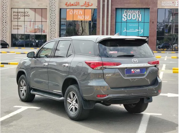Car image 7