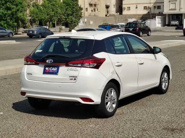 Car image 5