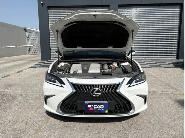 Car image 25