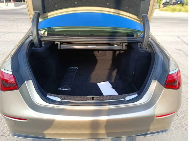 Car image 32