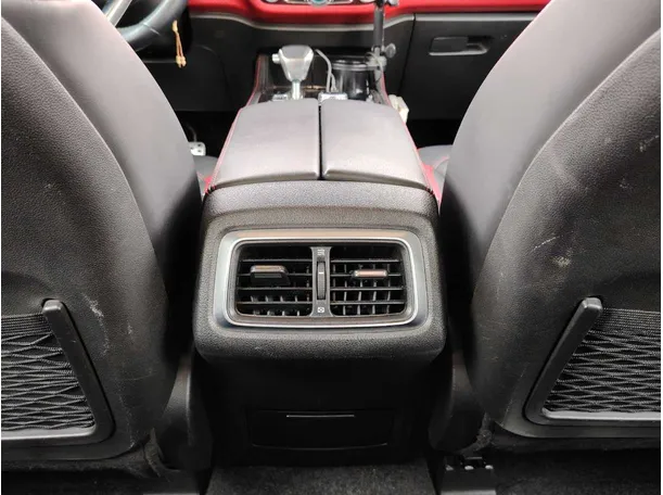 Car image 31