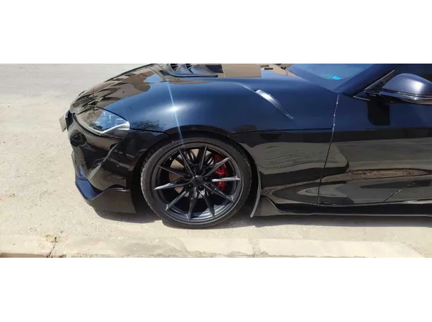 Car image 9